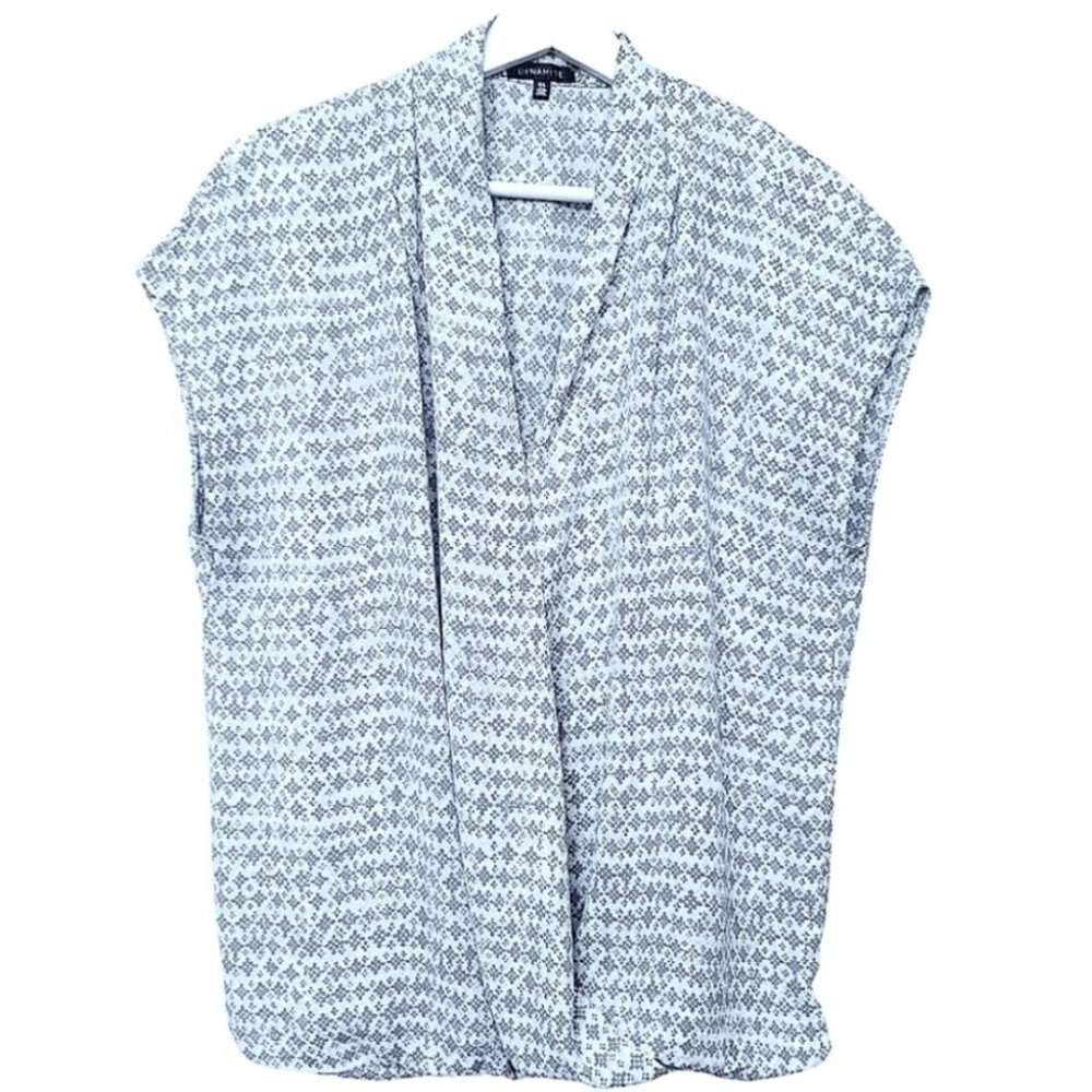 DYNAMITE Women's Blouse Size Large